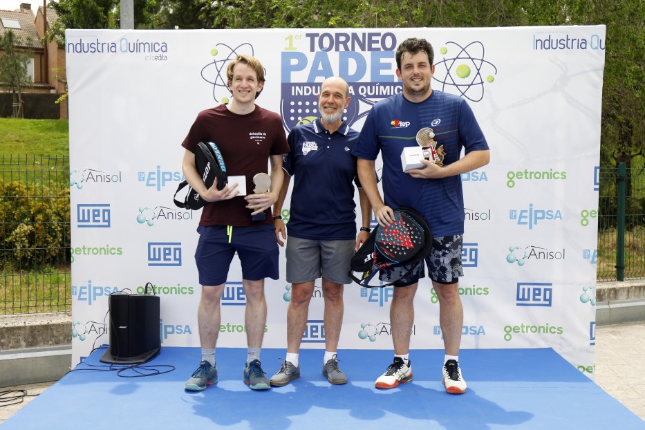  El equipo de Flowserve Spain se alza como campeón en el I Torneo de Pádel de Industria Química